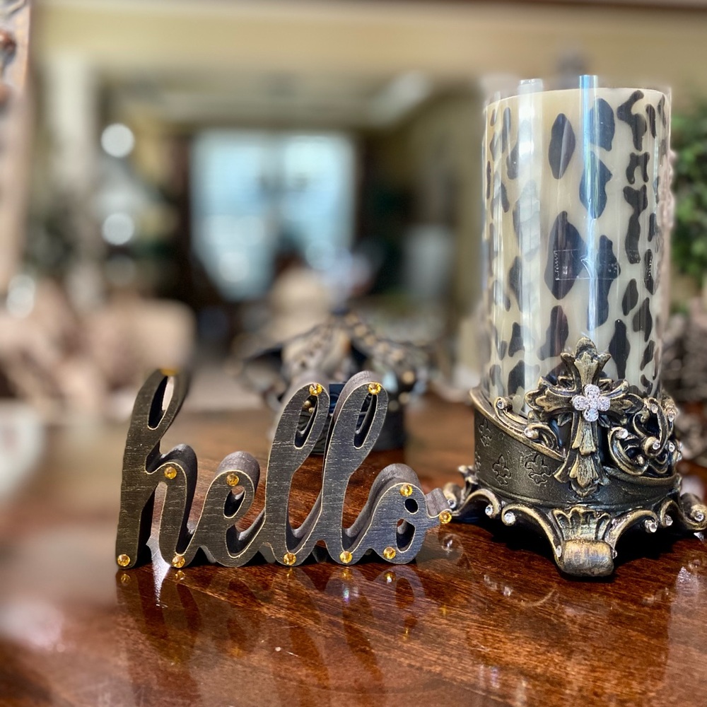 WELCOME Table Decor - Picture 7 of 8